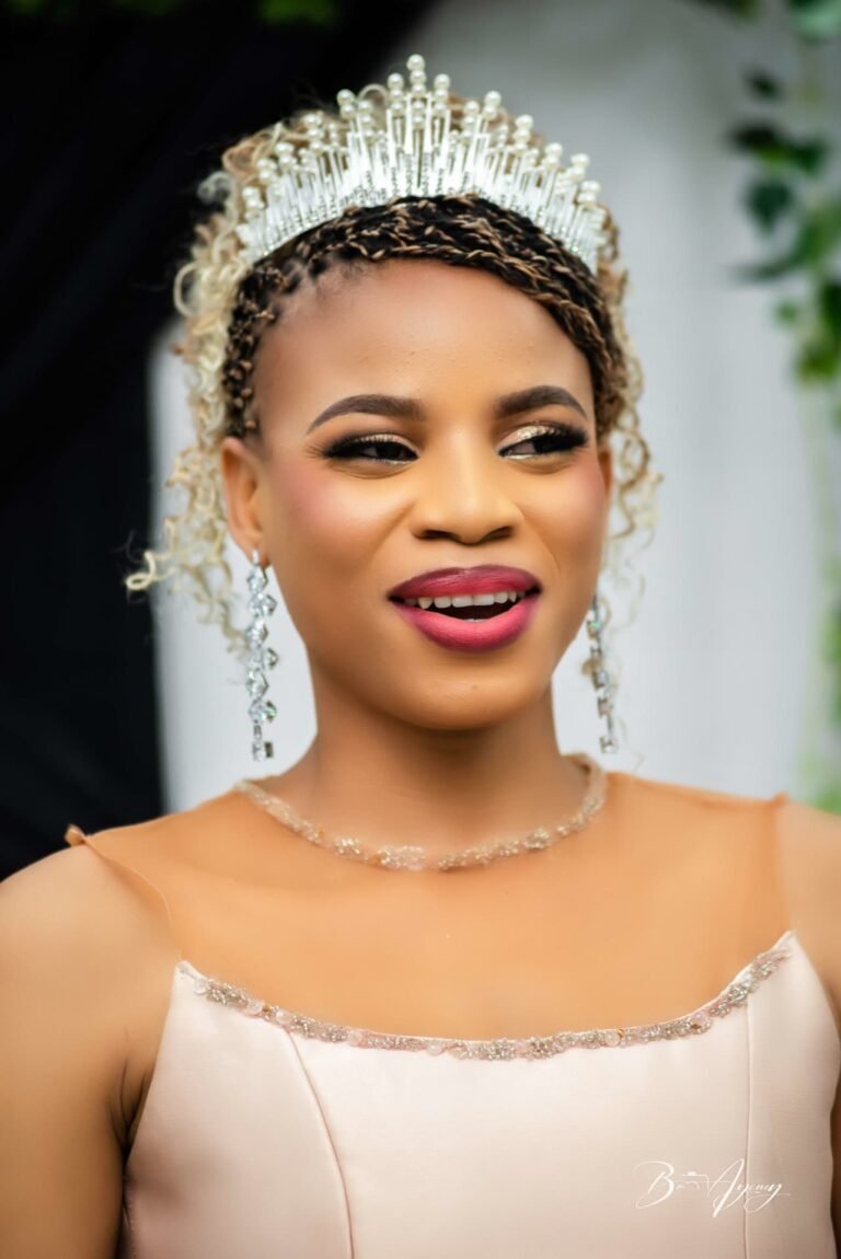 Portrait d'une mariée portant une couronne